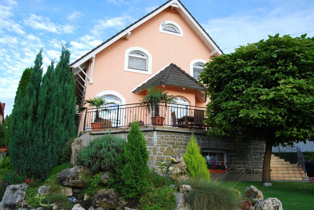 Barackvirag Vendeghaz Hotel Tihany Exterior foto