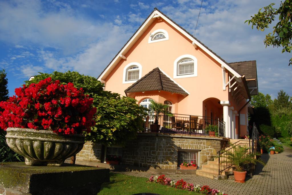 Barackvirag Vendeghaz Hotel Tihany Exterior foto