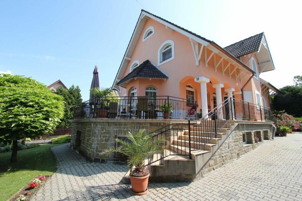 Barackvirag Vendeghaz Hotel Tihany Exterior foto