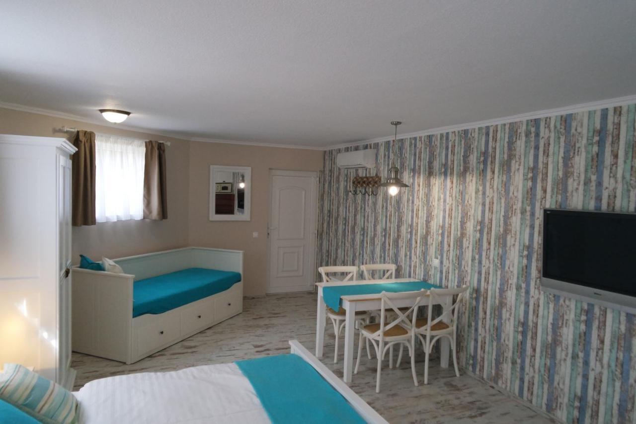 Barackvirag Vendeghaz Hotel Tihany Exterior foto